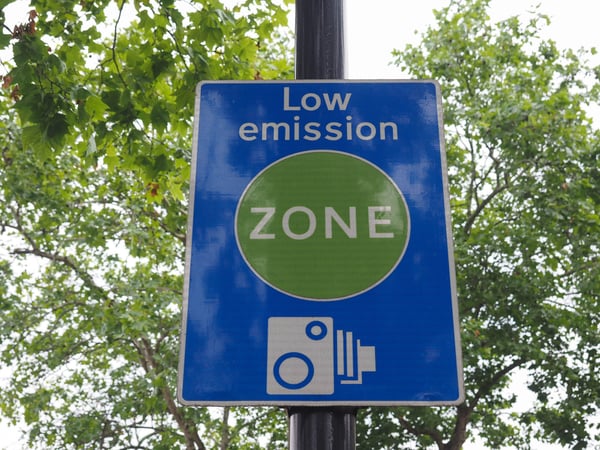 Low emissions zone sign